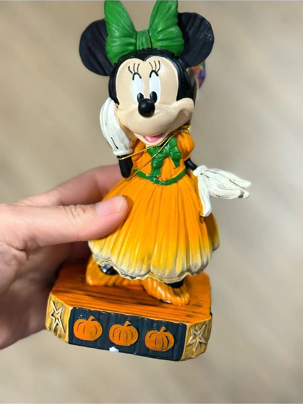 Disney Halloween Minnie Mouse Pumpkin Figurine NWT